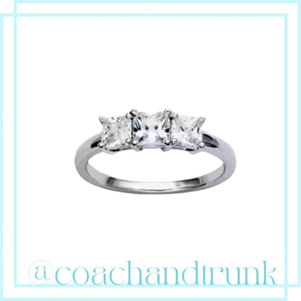 3 PRINCESS CUT STONES PAST PRESENT FUTURE SILVER RING  SIZE 9 NWT